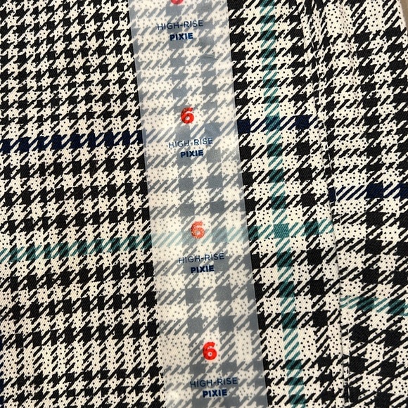 High Rise Pixie Pants - Picture 3 of 4